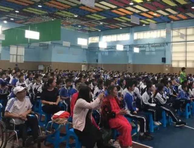 施行定制式交融为残疾学生供给技