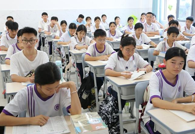 学生们则需求自主判断其是否契合