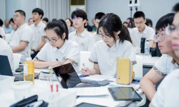 让前沿观点碰撞将为整个学术季的
