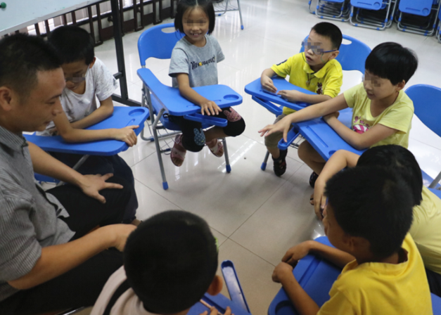 家庭教育而是构建一个家校社三位