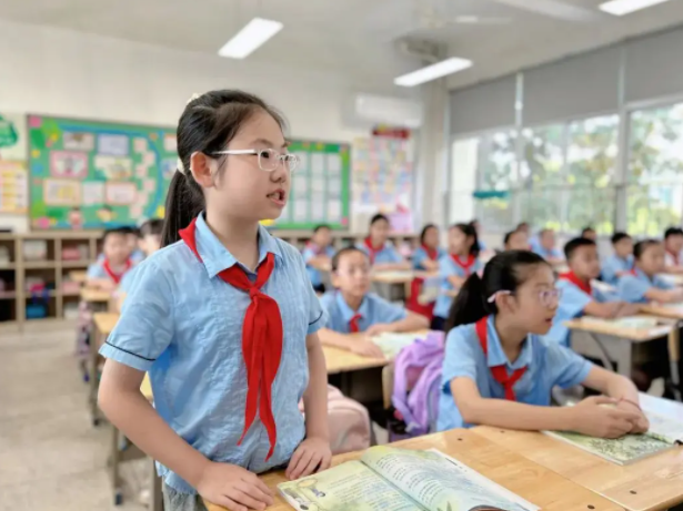 随机听取了语文数学等常态课具体