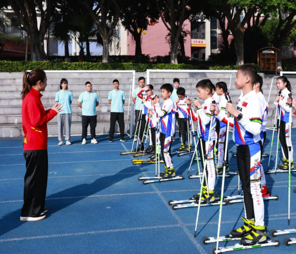 有效破解入学难等让更多孩子在家