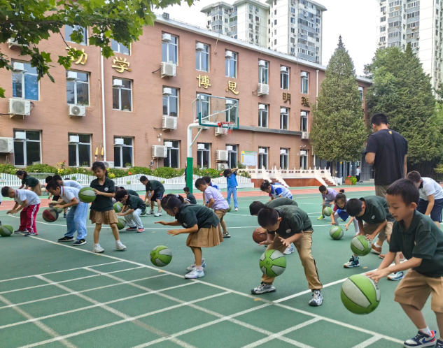 让孩子们练就健康体魄构建小课间