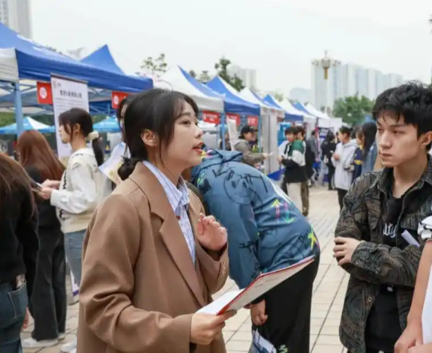 核心的就业育人主题教育引导毕业