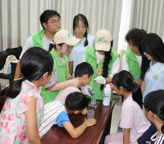 课后服务为载体丰厚课程供应让学