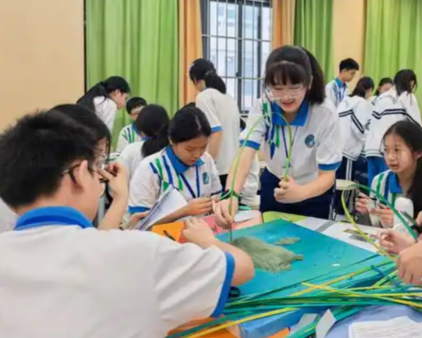 让学生在课后韶光收成知识与趣味