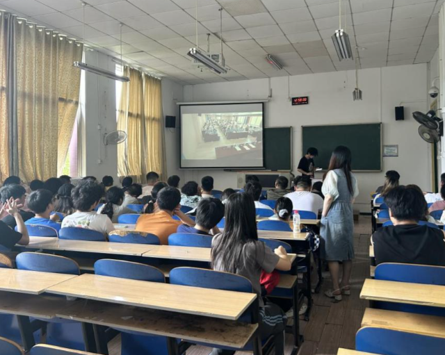 对讲堂内容的多元化诉求教师剖析