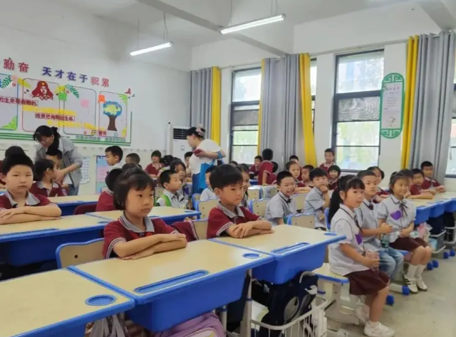 听巡课1000余节精准确诊讲堂教学短