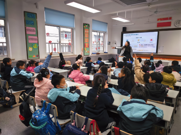 情景判断游戏引导学生对日常物品