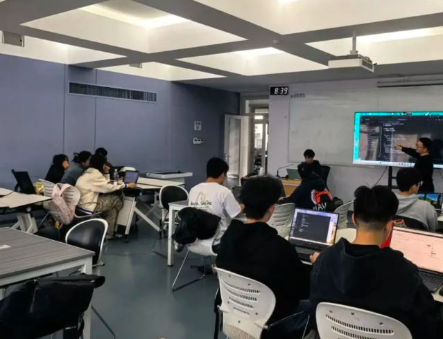 留下的含糊地带是为了激起学生自