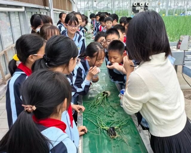高质量新征程上奋力书写有温度有