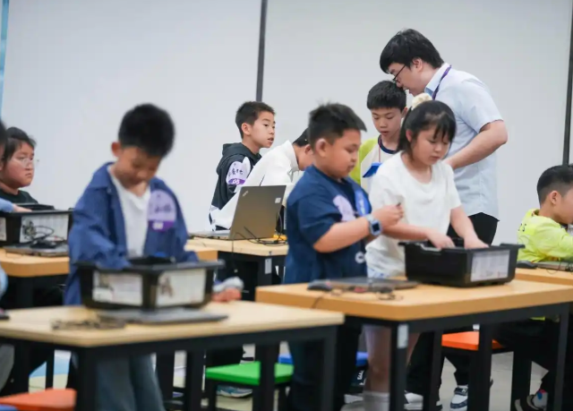 校园全面开放中心讲堂每一间教室