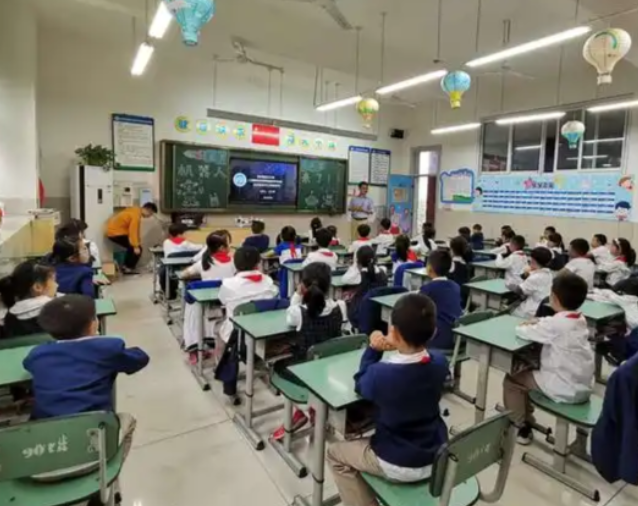 守护教育公正以标准办学守住公正