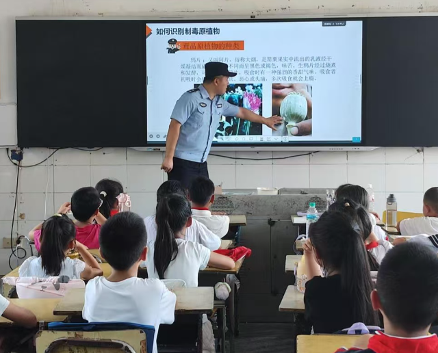 宣传教育打出一套组合拳针对村庄